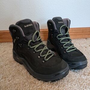 Lowa GTX renagade hiking boots